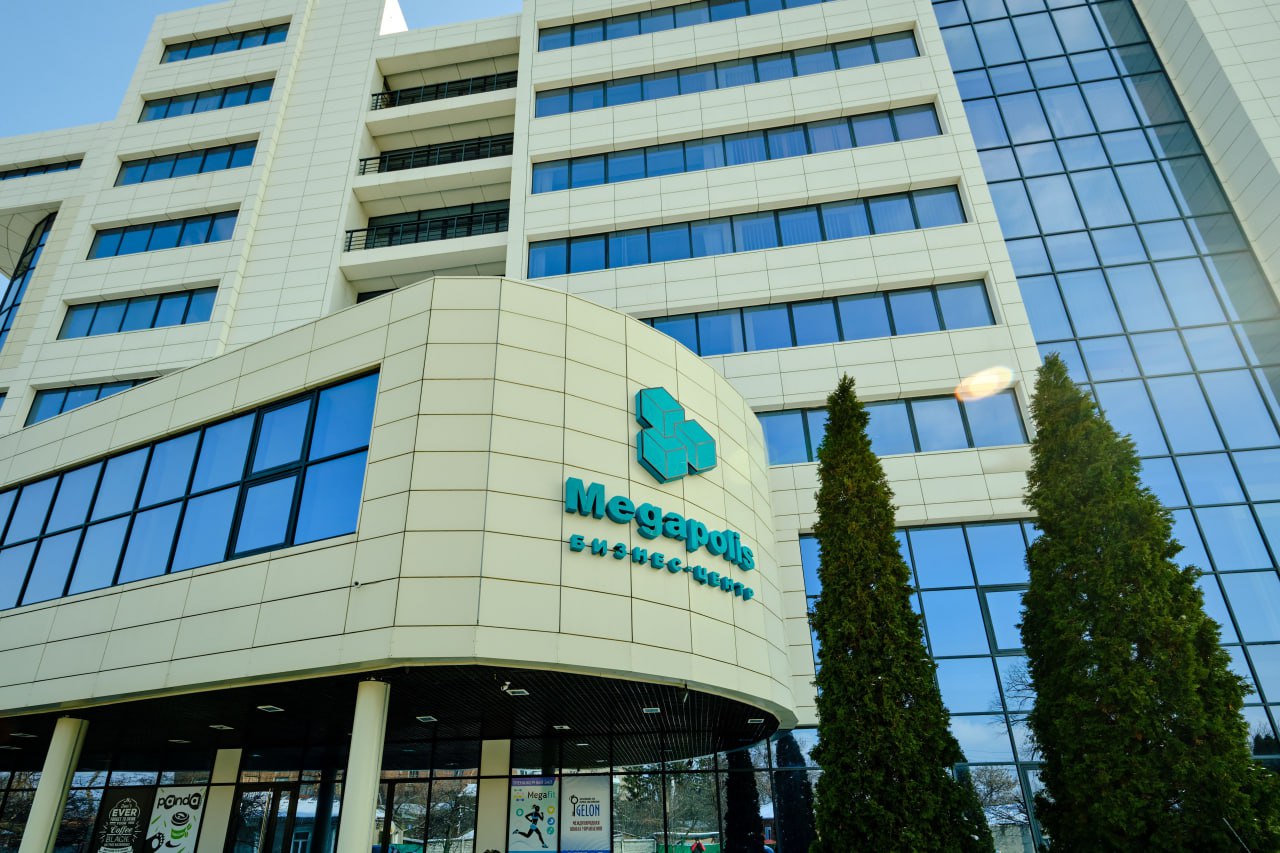 Шанюк  Олександр - директор